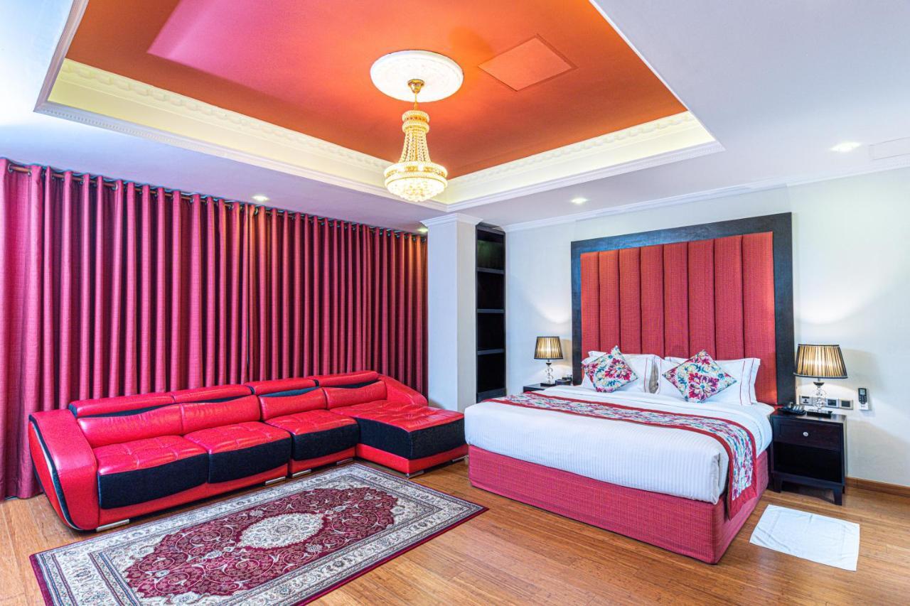Earl'S Red Colombo Hotel Екстериор снимка