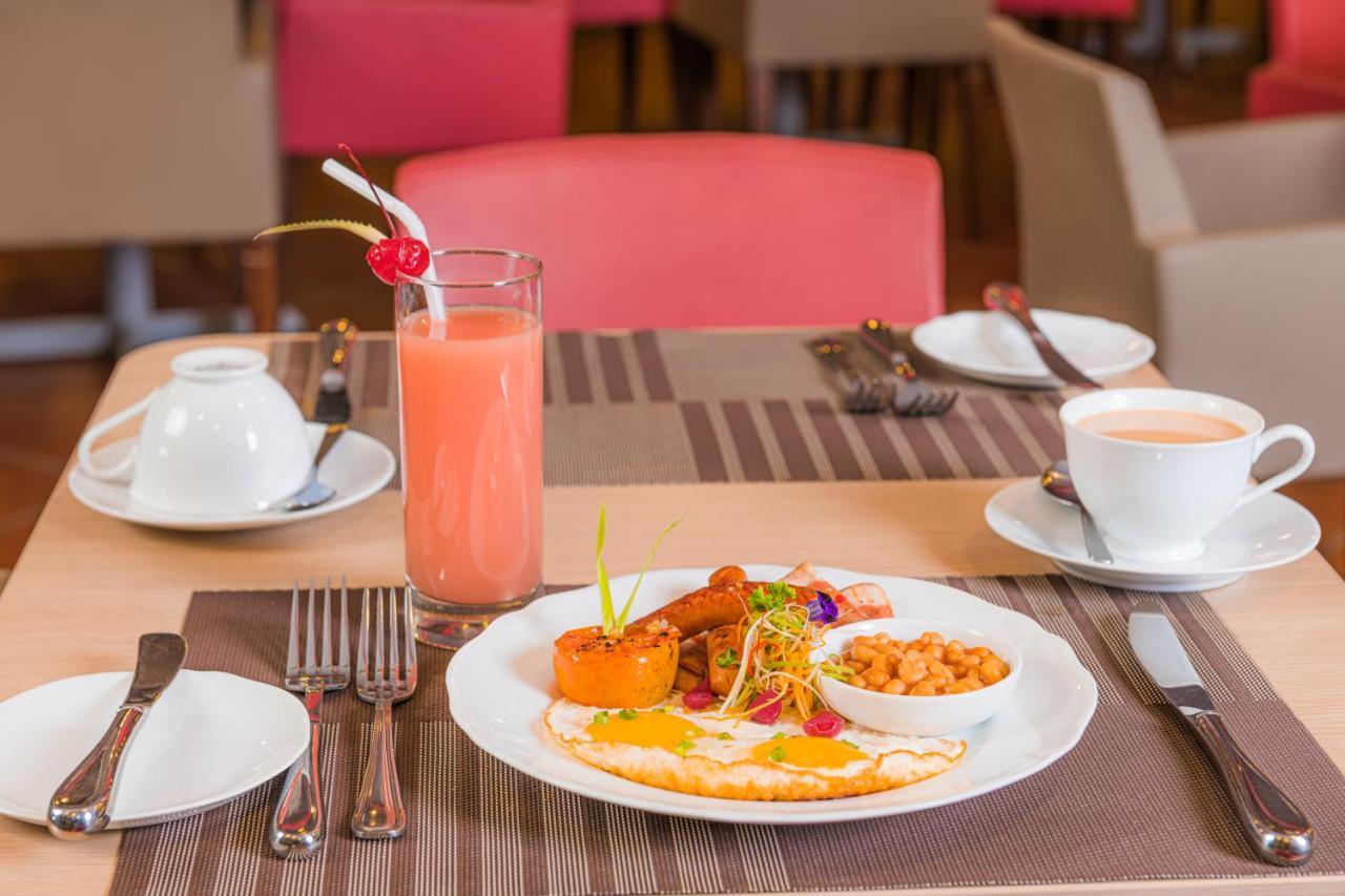 Earl'S Red Colombo Hotel Екстериор снимка