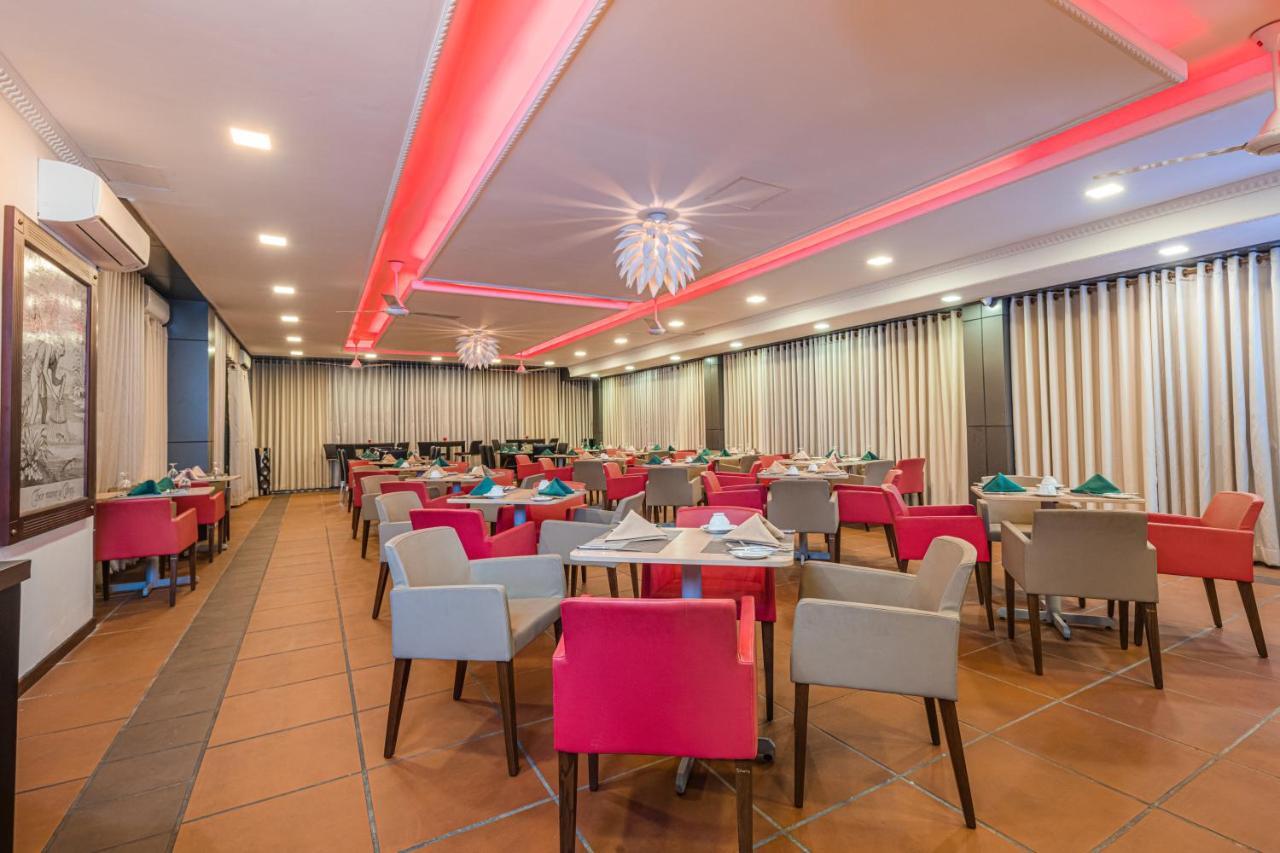 Earl'S Red Colombo Hotel Екстериор снимка