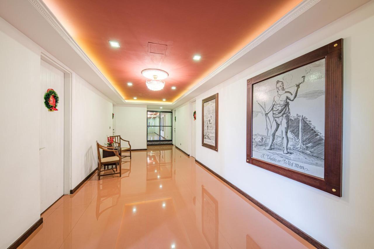 Earl'S Red Colombo Hotel Екстериор снимка