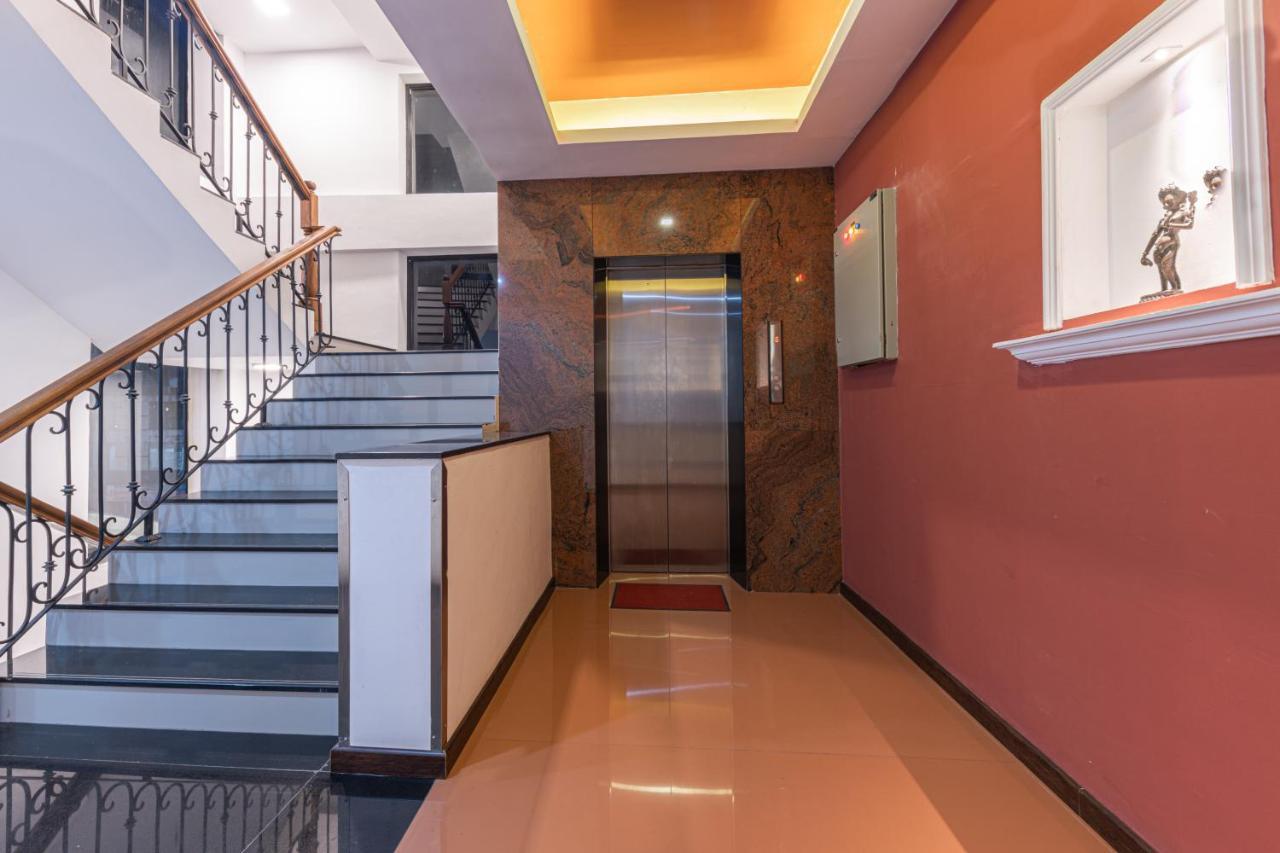 Earl'S Red Colombo Hotel Екстериор снимка