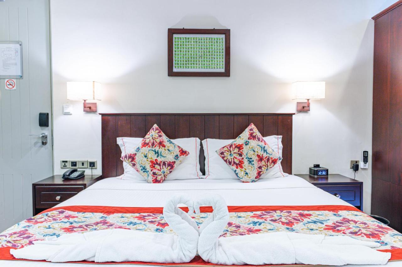 Earl'S Red Colombo Hotel Екстериор снимка